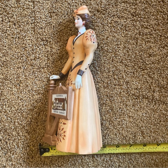 Gorgeous Statue - Picture 8 of 11